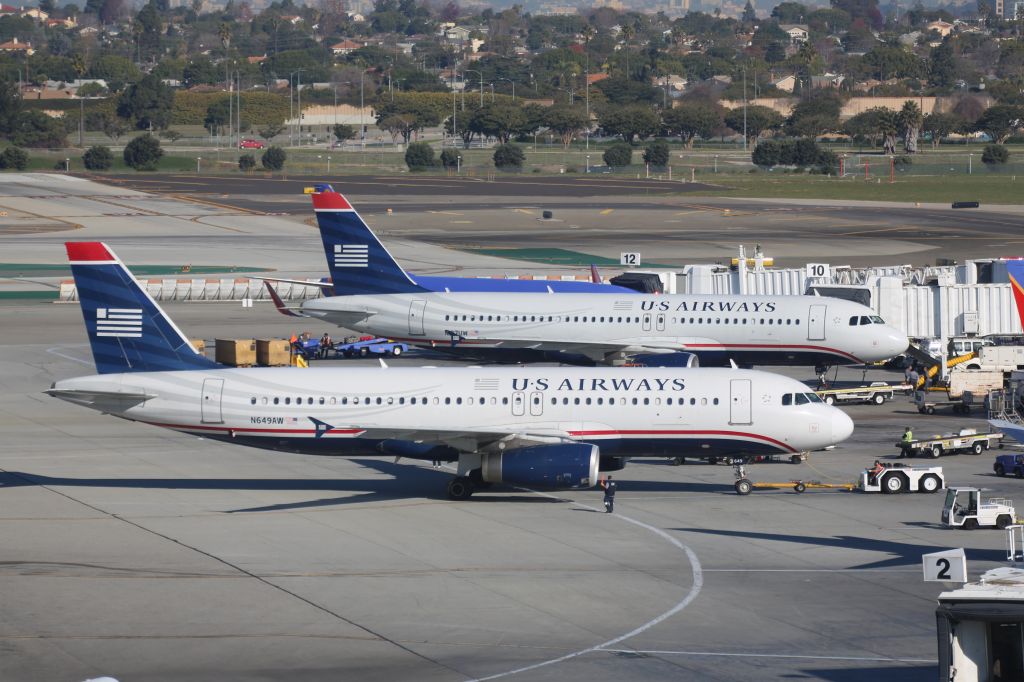 Airbus A320 (N649AW)