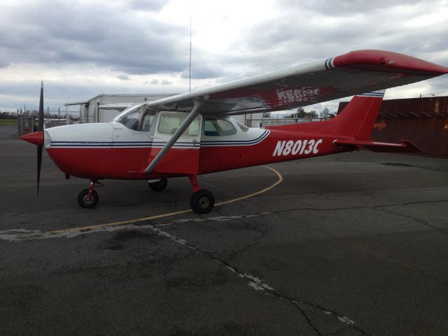 Cessna Skyhawk (N8013C)