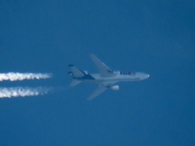 McDonnell Douglas DC-10 (N321FE)