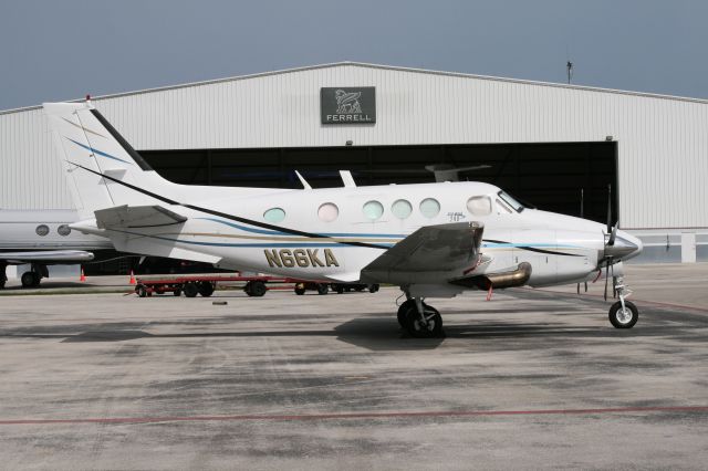 Beechcraft King Air 90 (N66KA)