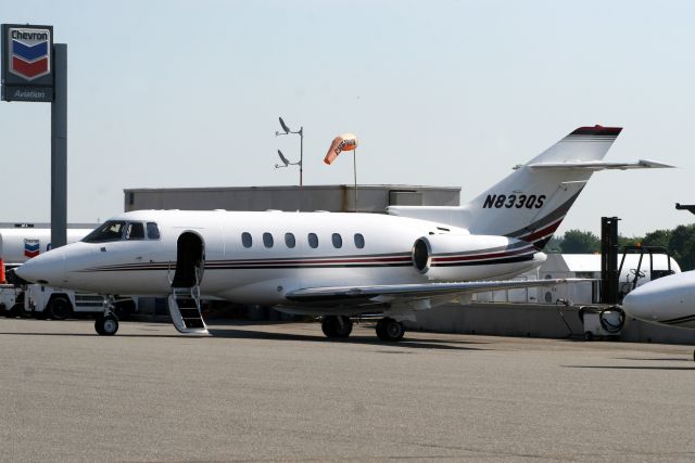 Hawker 800 (N833QS) - On the Atlantic Aviation ramp on 18-Jun-07.