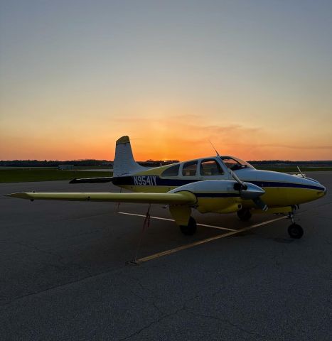 Beechcraft Travel Air (N9541Y)