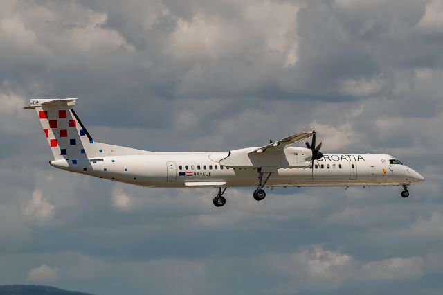 de Havilland Dash 8-400 (9A-CQE)