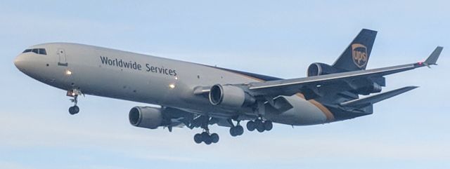 Boeing MD-11 (N282UP) - End of e-w runway, Anchorage International Airport