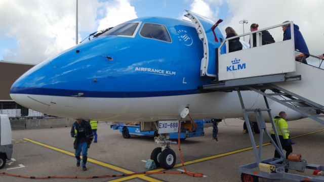 Embraer 175 (KLM1809)