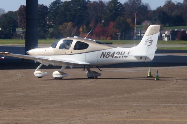 Cirrus SR-22 (N842HJ)