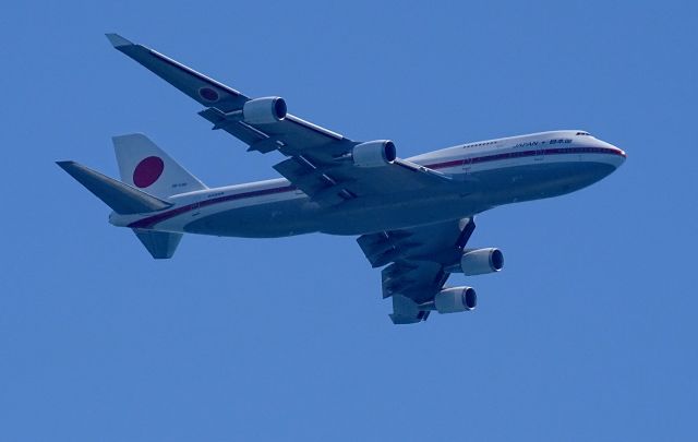 Boeing 747-400 (20-1102) - Departure from LAX on May 2 after a state visit. Following its sistership 20-1101
