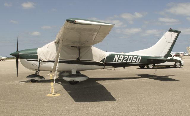 Cessna Skylane (N92050)