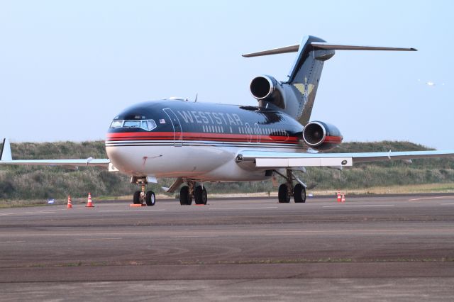 Boeing 727-100 (N800AK)