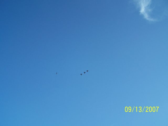 — — - fighter jet landing at Colorado airport in 2007