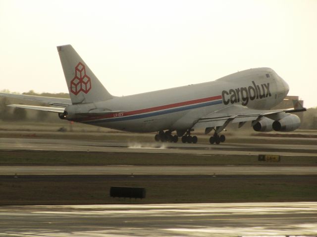 Boeing 747-400 (LX-OCV)