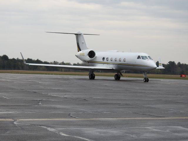 — — - New Gulfstream at CYQA Muskoka Canada