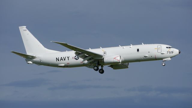 Boeing P-8 Poseidon (16-8759) - BOE27 a USN P-8A Poseidon from KBFI on final to Rwy 16R during a flight test on 10/20/14. (LN:4813 / cn 42255). 