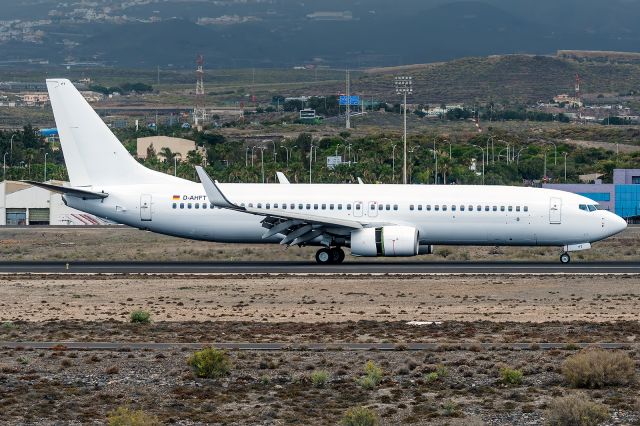 Boeing 737-800 (D-AHFT)