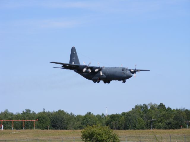 Lockheed C-130 Hercules (13-0306) - landing on #07