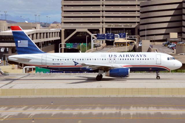 Airbus A320 (N621AW)
