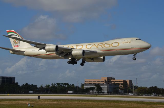 Boeing 747-200 (N855GT)