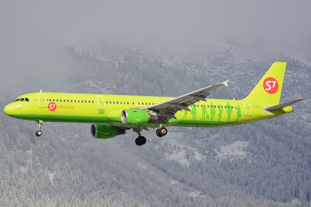 Airbus A321 (VQ-BQH)