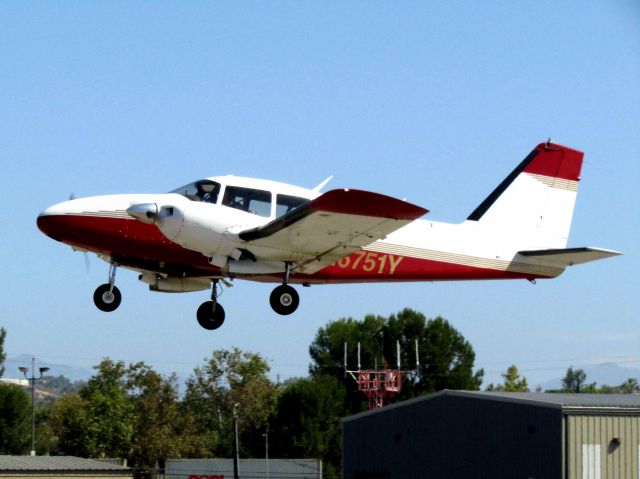 Piper Aztec (N6751Y) - Taking off RWY 24