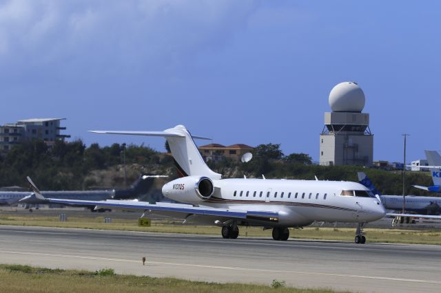 Bombardier Global 5000 (N101QS) - N101QS