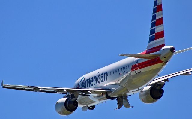 Airbus A319 (N753US) - This former U.S. Airways aircraft is headed for Boston-Logan International. Full-screen for the best view.