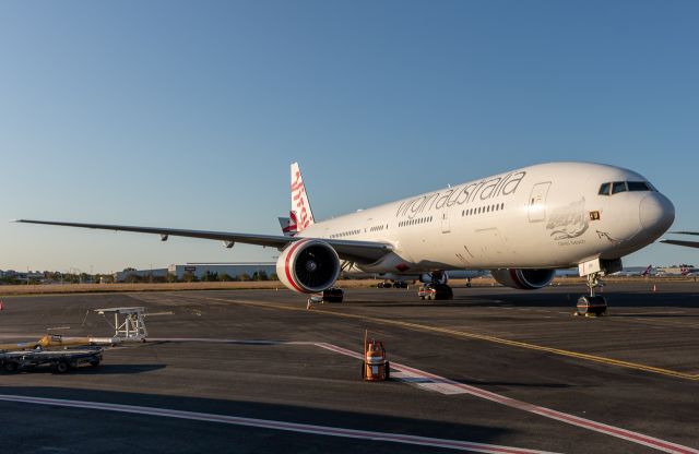 BOEING 777-300 (VH-VPF)