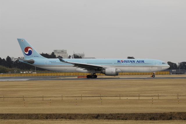 Airbus A330-300 (HL7710) - Departure at NRT Airport R/W16R on 2012/01/01