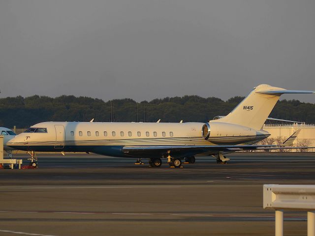 Bombardier Global Express (N1415) - I take a picture on Apr 4, 2017.