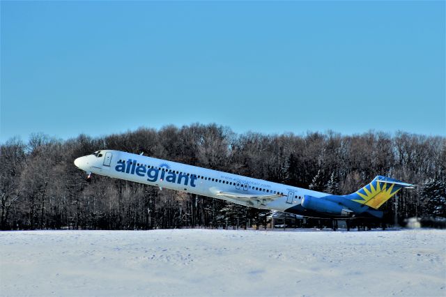 McDonnell Douglas MD-80 (N887GA) - Takeoff on a crisp -5F mid-afternoon December Day.