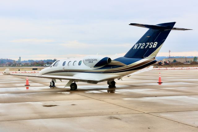 Cessna Citation CJ3 (N727SB) - Pulled right up to the FBO (Signature) after a very quick 27 minute flight from KTXK.