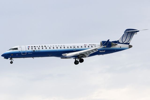 Canadair Regional Jet CRJ-700 (N171GJ)