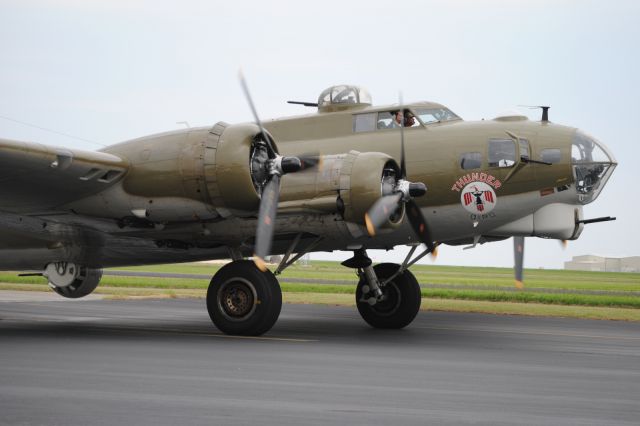 Boeing B-17 Flying Fortress (N900RW)