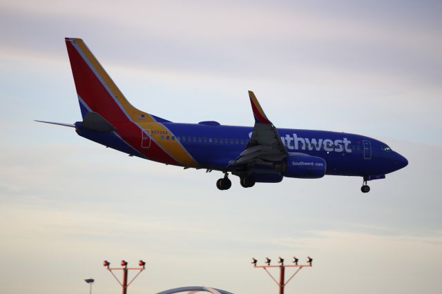 Boeing 737-700 (N773SA)