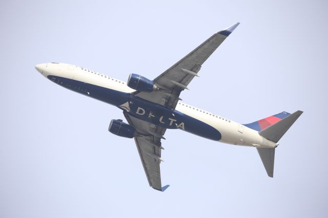Boeing 737-800 (N3749D)