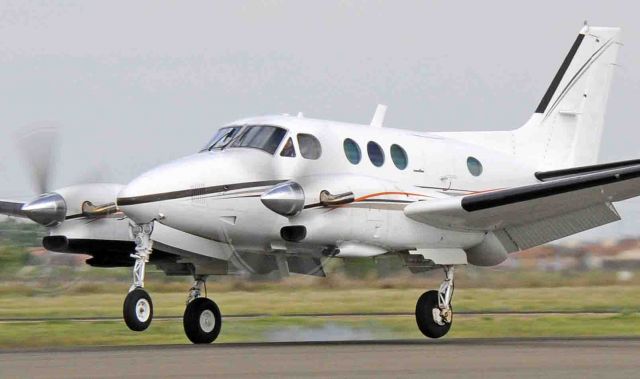 Beechcraft King Air 90 (N915CD)