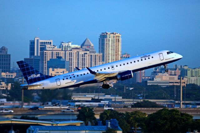 Embraer ERJ-190 (N309JB)