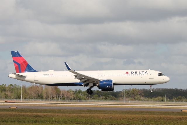 Airbus A321neo (N524DE) - Delta Flight 2474 arrives on Runway 6 at Southwest Florida International Airport following flight from Boston-Logan International Airport