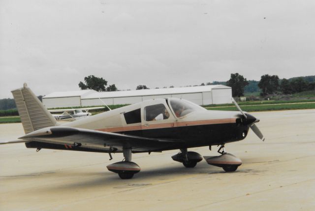 Piper Cherokee (N7477W)