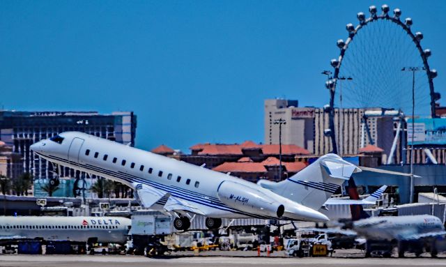 Bombardier Global Express (M-ALSH) - M-ALSH Bombardier Global Express-BD-700-1A10 s/n 9097 - Las Vegas - McCarran International Airport (LAS / KLAS)br /USA - Nevada May 19, 2017br /Photo: Tomás Del Coro