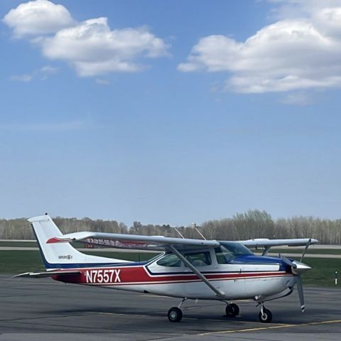 Cessna Skylane (N7557X)