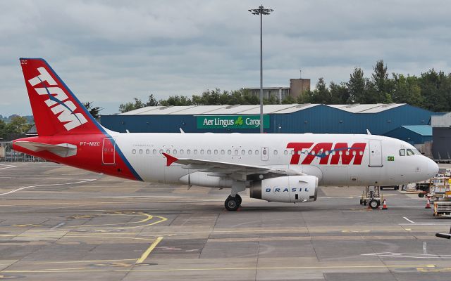 Airbus A319 (PT-MZC) - tam airlines a319 pt-mzc at shannon 4/9/16.