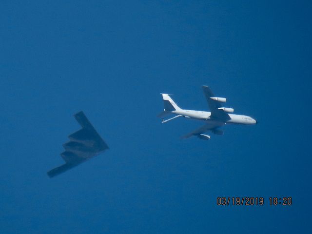 Boeing C-135FR Stratotanker (59-1453) - 121st ARW  from the Ohio Air National Guard refueling a B2 Spirit 