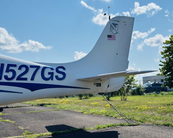 Cirrus SR-20 (N527GS)