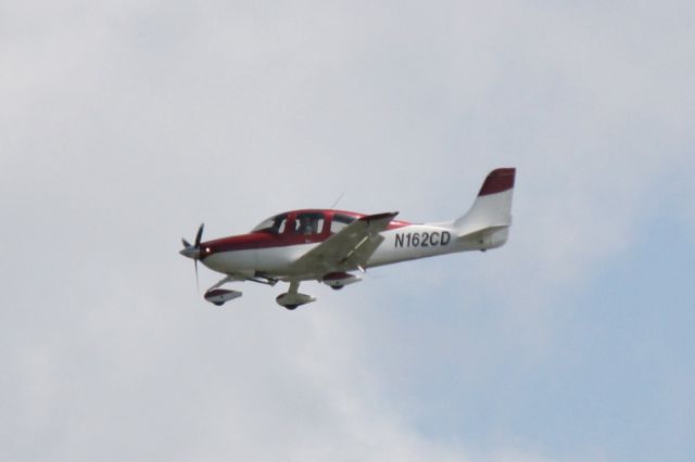 Cirrus SR-20 (N162CD)