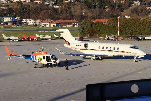 Canadair Challenger 350 (CS-CHI)