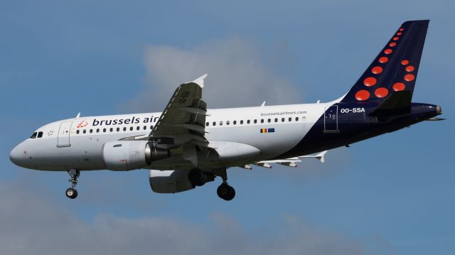 Airbus A319 (OO-SSA)
