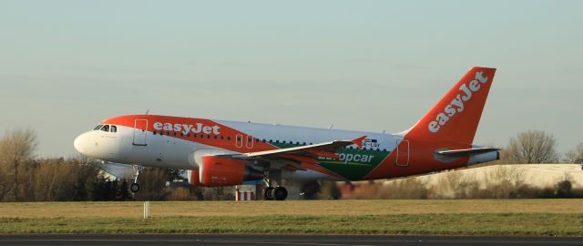 Airbus A319 (OE-LQY) - Saturday afternoon take=off from Southend