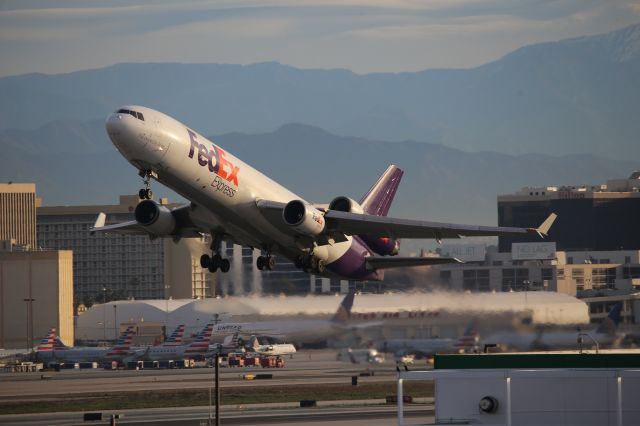 Boeing MD-11 —