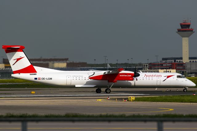 de Havilland Dash 8-400 (OE-LGM)