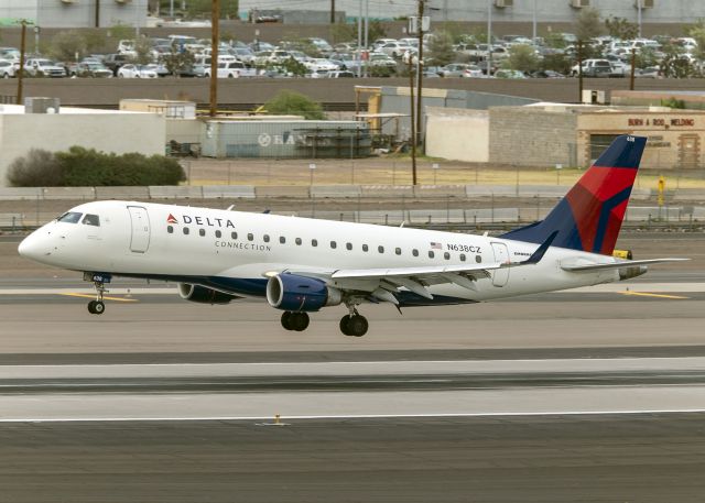 Embraer 175 (N638CZ)